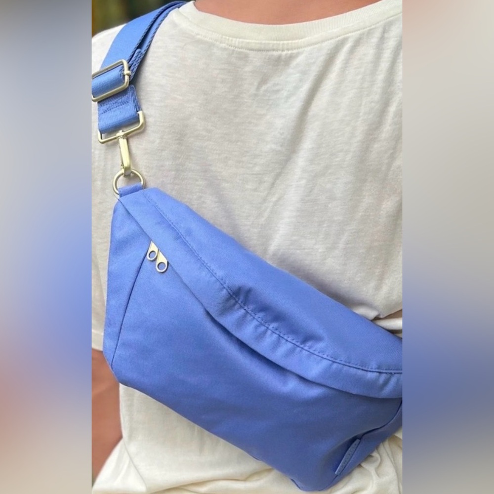 Canvelle Classic Limited Edition Cornflower Blue Fanny Pack - Picture 4 of 8